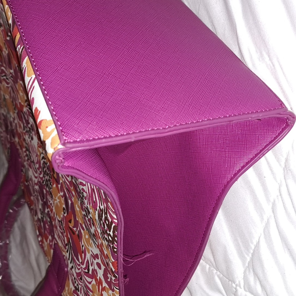 👻Trina Turk tote with strap - Picture 6 of 16